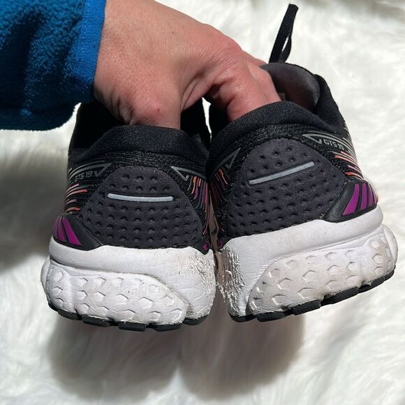 Brooks Adrenaline GTS 19 size 6.5M.  B69 - Picture 10 of 12